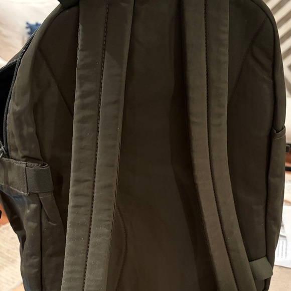 Levi's Army Green L-pack Round Backpack/NWT - Picture 8 of 12